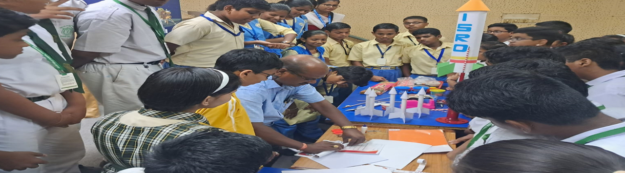 छात्रों के लिए मॉडल रॉकेटरी कार्यशाला